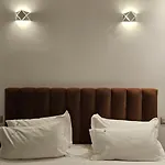 Tam Mozart Skanderbeg Square Appartement