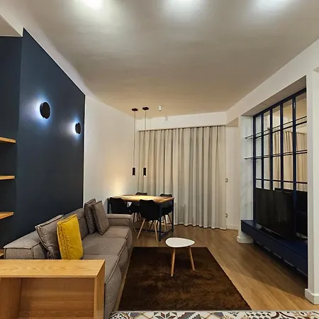 Tam Mozart Skanderbeg Square Apartmán *