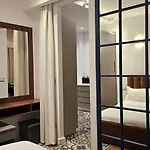 Tam Mozart Skanderbeg Square Appartement *