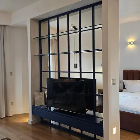 아파트 Tam Mozart Skanderbeg Square