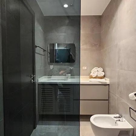 Tam Mozart Skanderbeg Square 티라나