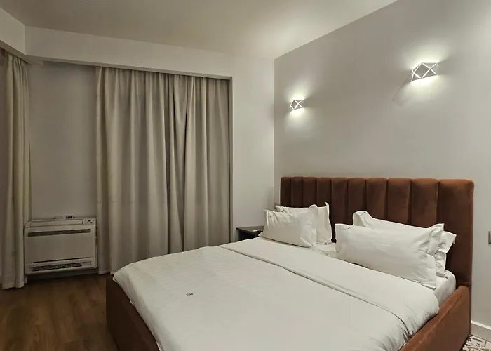 아파트 Tam Mozart Skanderbeg Square 티라나