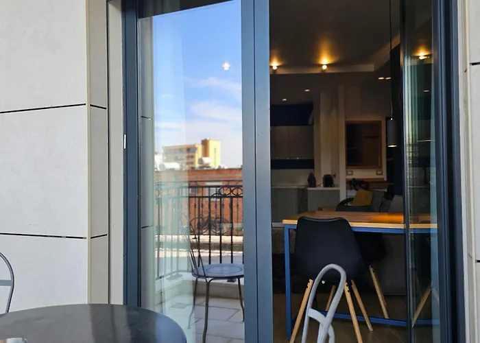 Tam Mozart Skanderbeg Square