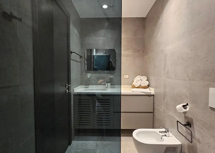 Tam Mozart Skanderbeg Square 티라나