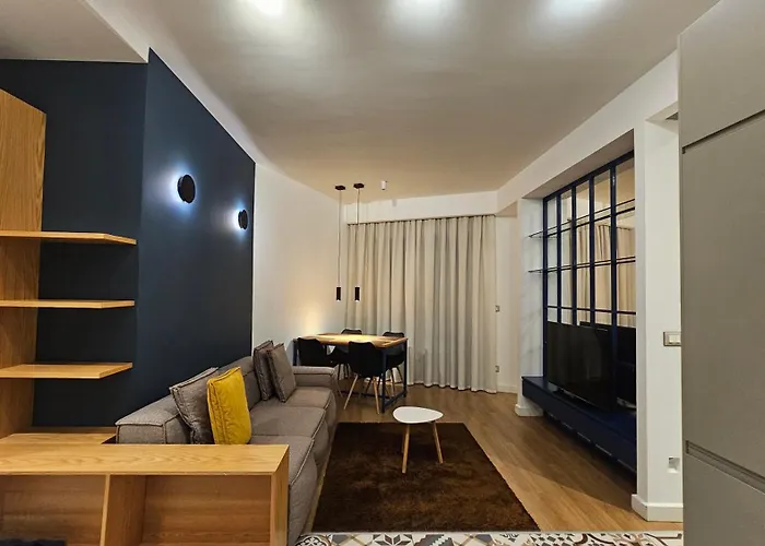 Tam Mozart Skanderbeg Square 아파트 *