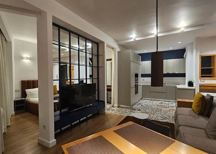 아파트 Tam Mozart Skanderbeg Square 티라나