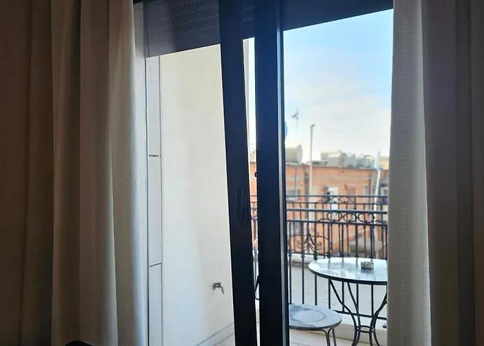 아파트 Tam Mozart Skanderbeg Square 티라나