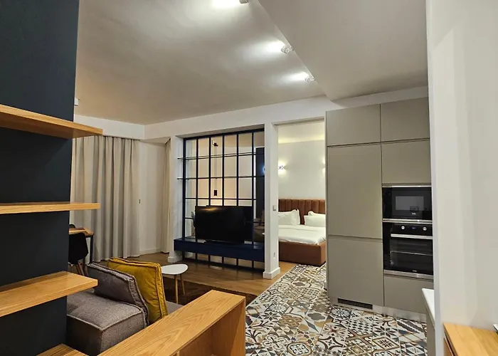 Tam Mozart Skanderbeg Square 아파트 *