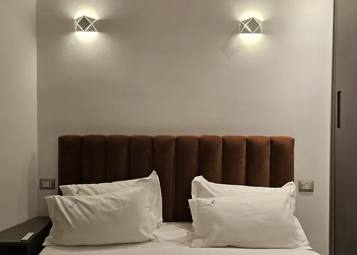 Tam Mozart Skanderbeg Square 아파트