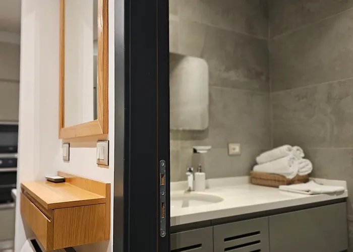 아파트 Tam Mozart Skanderbeg Square